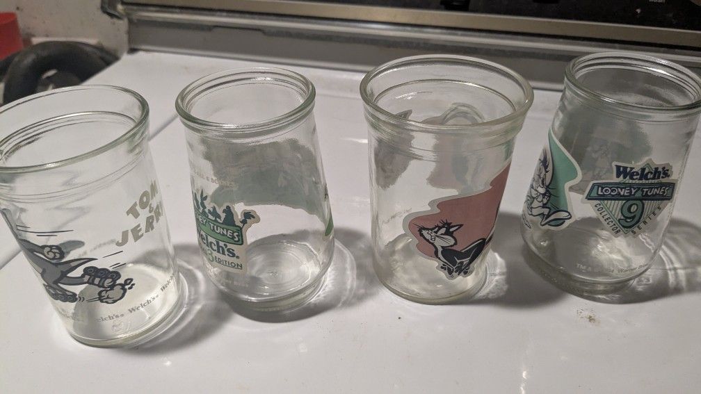 Lot of 4 Vintage Welch's Grape Jelly collectors glasses