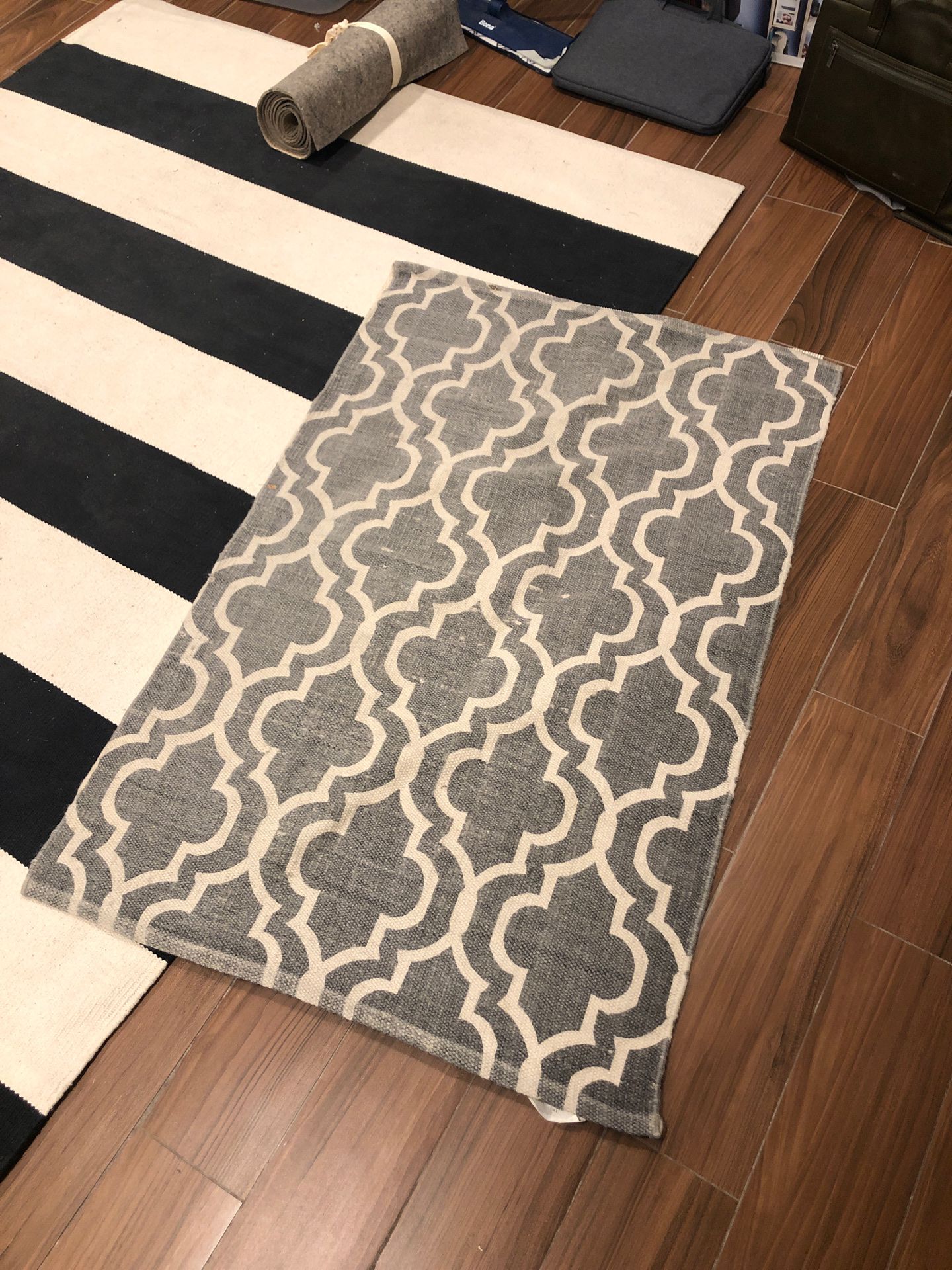 Geometric modern kilim style rug 3x5