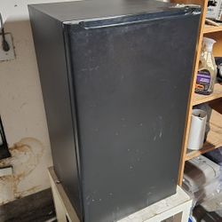 4 Cubic Mini Fridge