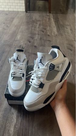 Air Jordan 4 “Military black”
