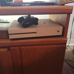 Xbox One S 1TB with 24 Games  2 Controllers And Turtle Beach Headset