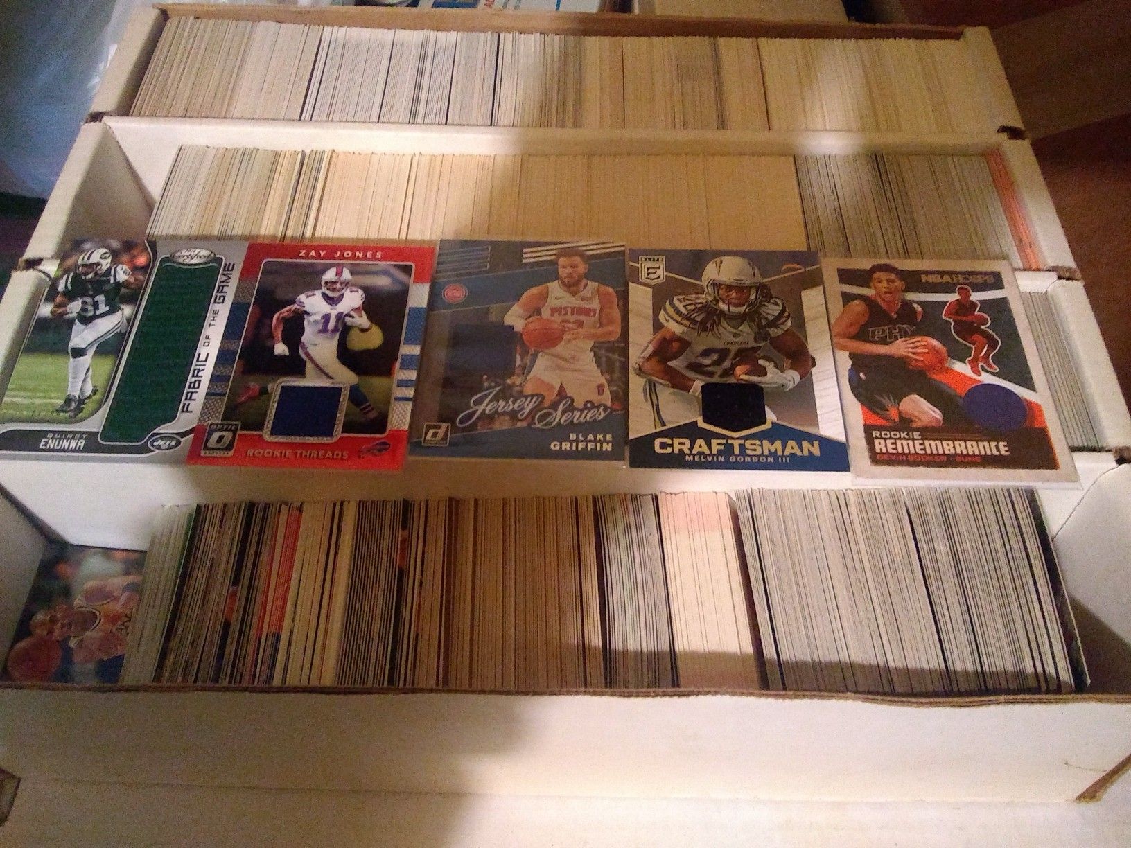 1000's of SPORTS CARDS STARS W/ (6) JERSEY CARDS AS WELL!