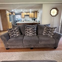 $1,500 – Modern Gray Sofa Set (Sofa + Loveseat + Ottoman)