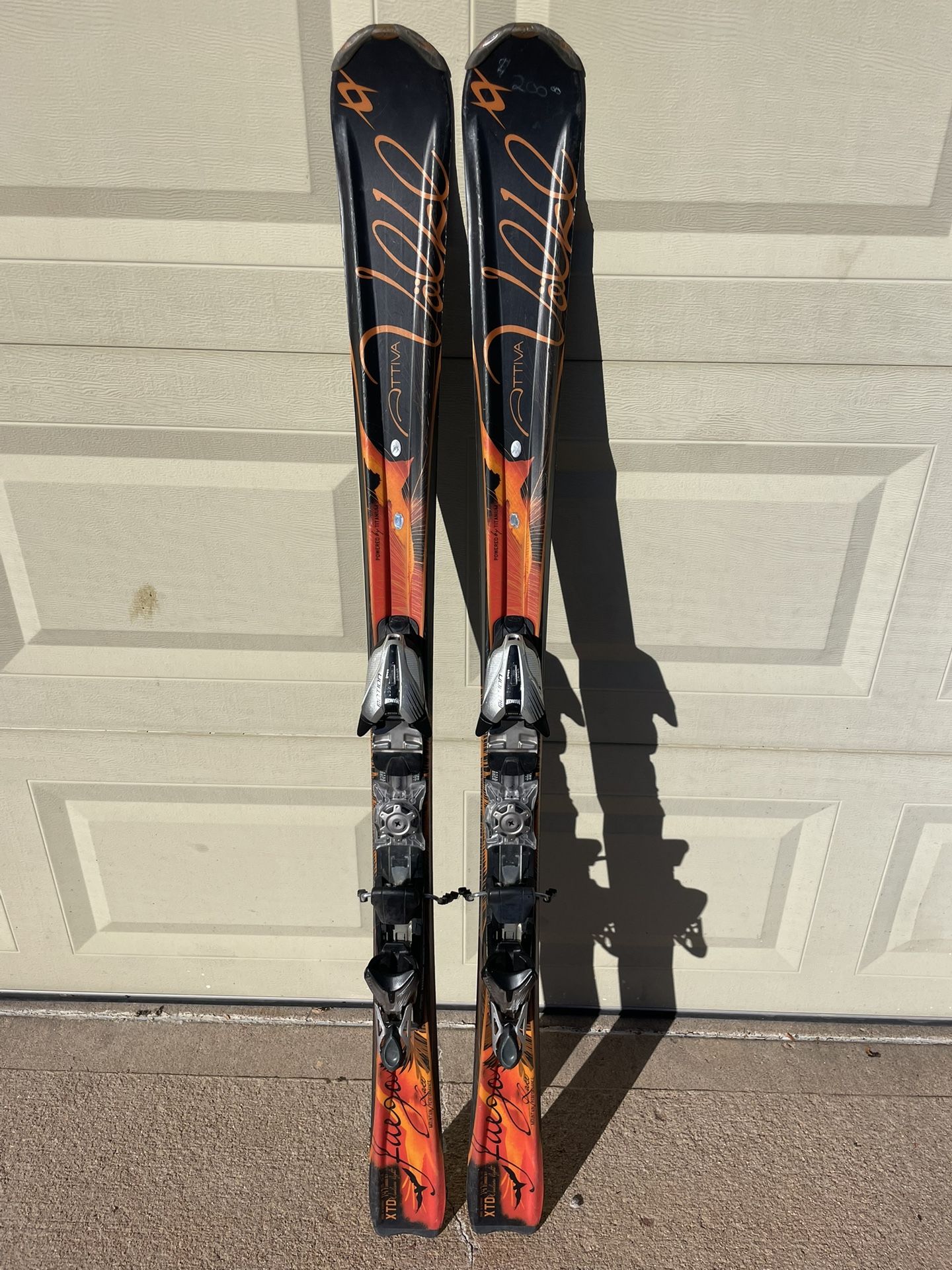 Skis Volkl ATTIVA FUEGO 147cm