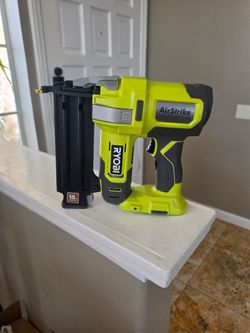 Ryobi ONE+ 18V 18-Gauge Cordless AirStrike Brad Nailer (Tool Only-used like new)