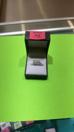 14kt 3.7 grams Diamond Ring