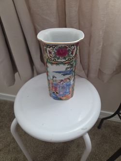 Chinese Famille Rose Porcelain Vase