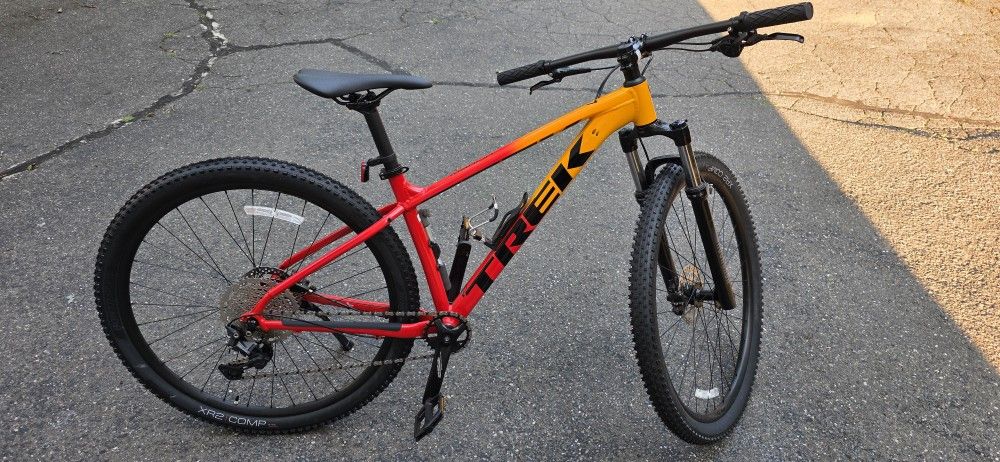 Trek Marlin 7 Gen 3 bike. (Mountain bike 29)