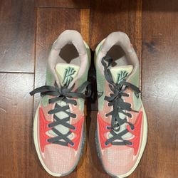 Nike Kyrie Low 4 Basketball Shoes