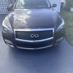 2015 Infiniti Q70 Luxe