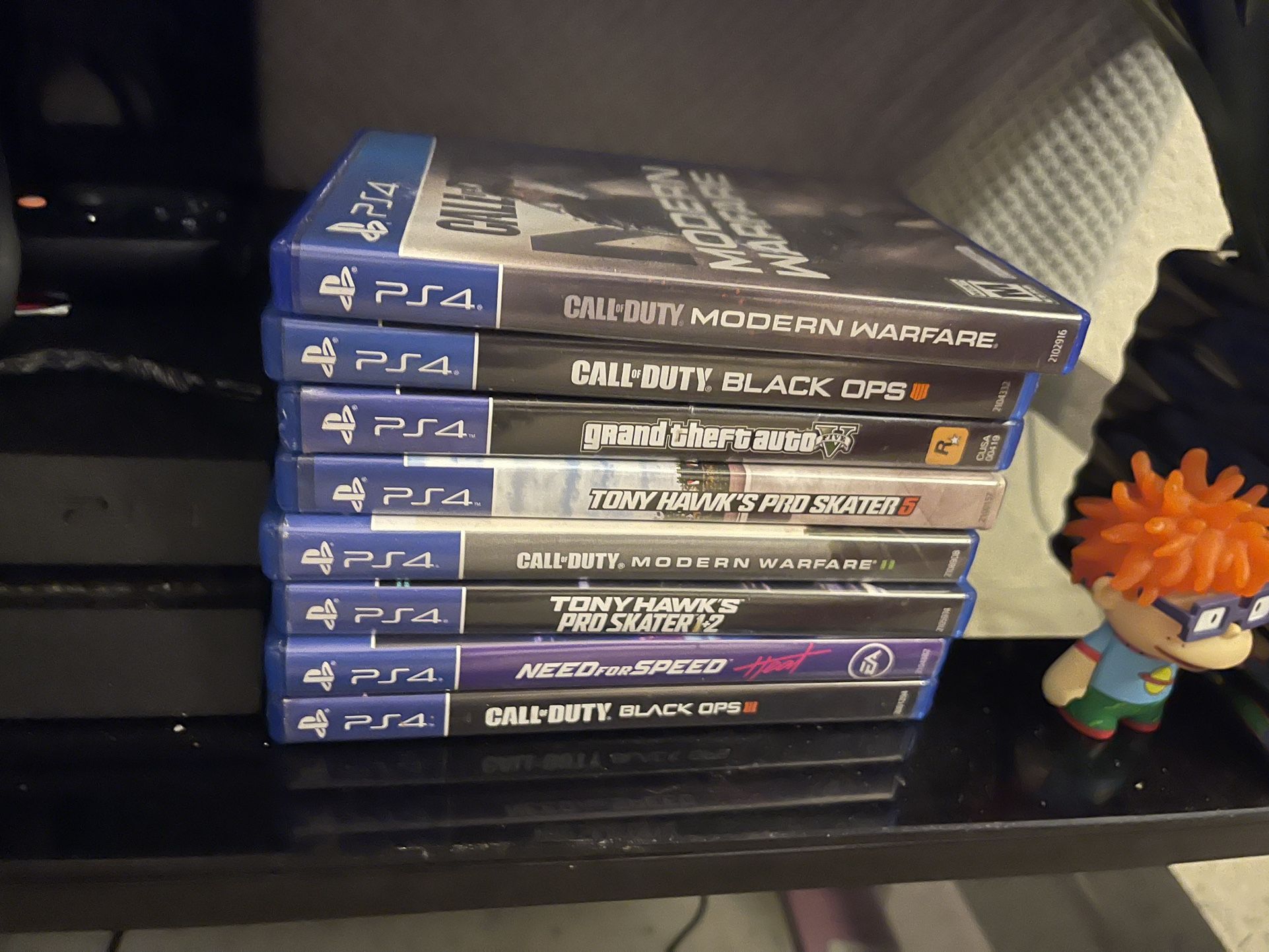 Slim PS4 With Stand And Games 