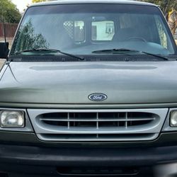 2002 Ford E-150