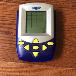 Boggle hand held electronic game by Hasbro: 2002, tested works 100% 3 AAA batteries needed