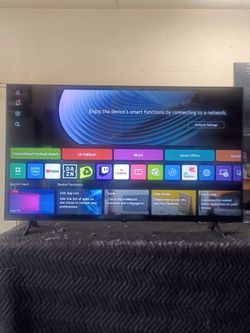 65 inch LG 4k smart QTHIN beautiful tv comes with remote control shows great quality clear picture works perfect guaranteed
