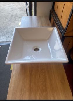Moving sale!! New 16" × 16" × 4.92" White Square Ceramic Countertop Bathroom Vanity Vessel Sink