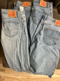 Levi 500’s Jean Light wash Size 33-34 Bundle