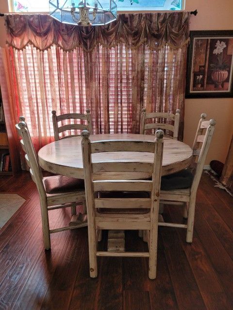 DINING TABLE SET.