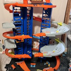 Hot wheels Ultimate Garage