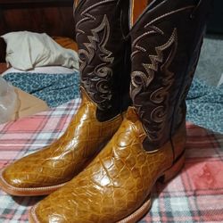 Crocodile 🐊 Belly Boots Size 12