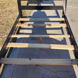 bed frame twin