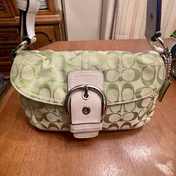 Rare vintage signature Y2K leather coach soho bag (pls make a reasonable offer if interested )