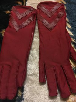 New gloves fits all woman or man