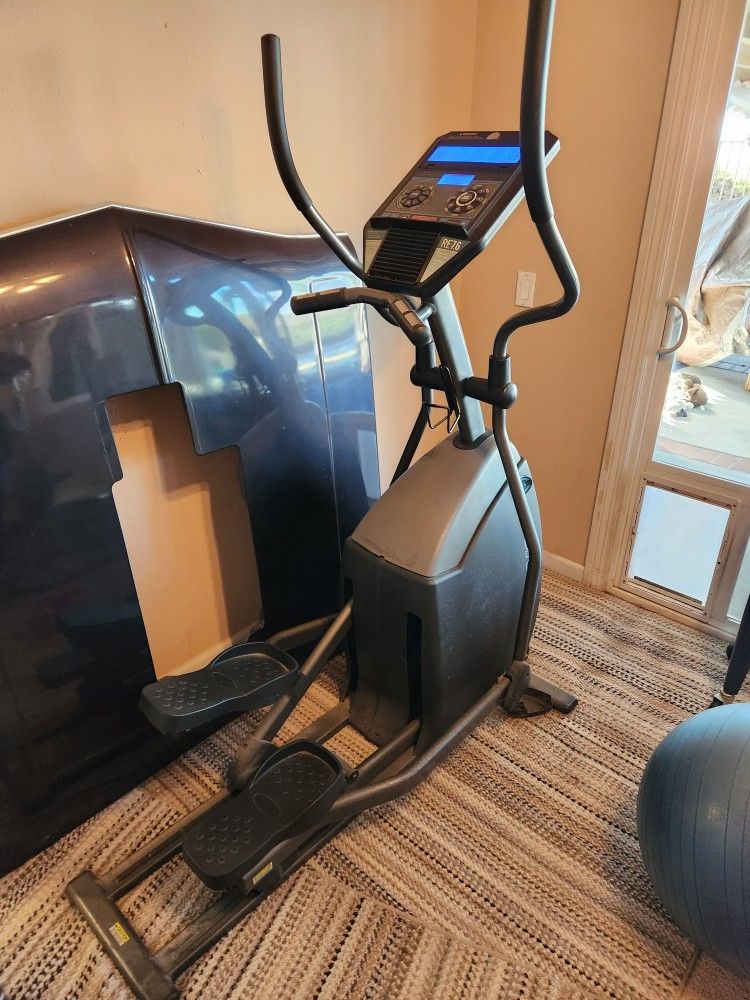 Elliptical Gym Machine - Works Great!