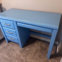 DRESSER SOLID WOOD GREAT QUALITY