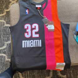 Shaquille O’Neal Miami Heat Mitchel & Ness Jersey Size Medium
