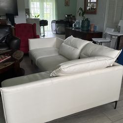 Lounge Couch All Leather   .$150.00 Negotiable 