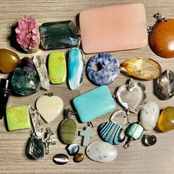 Pretty stones, pendants and trinkets. All different colors and sizes. As is. No returns. Make me an offer I can’t refuse. Please feel free to ask any 
