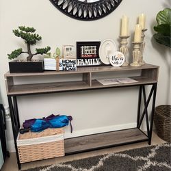 Entryway table