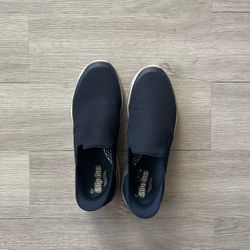 Men’s Sneakers/ Skechers Slip-Ins