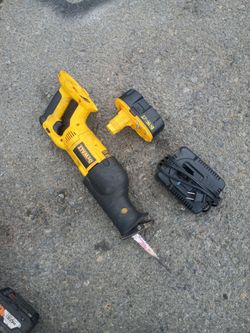 DeWalt Sawzall + Battery + Charger