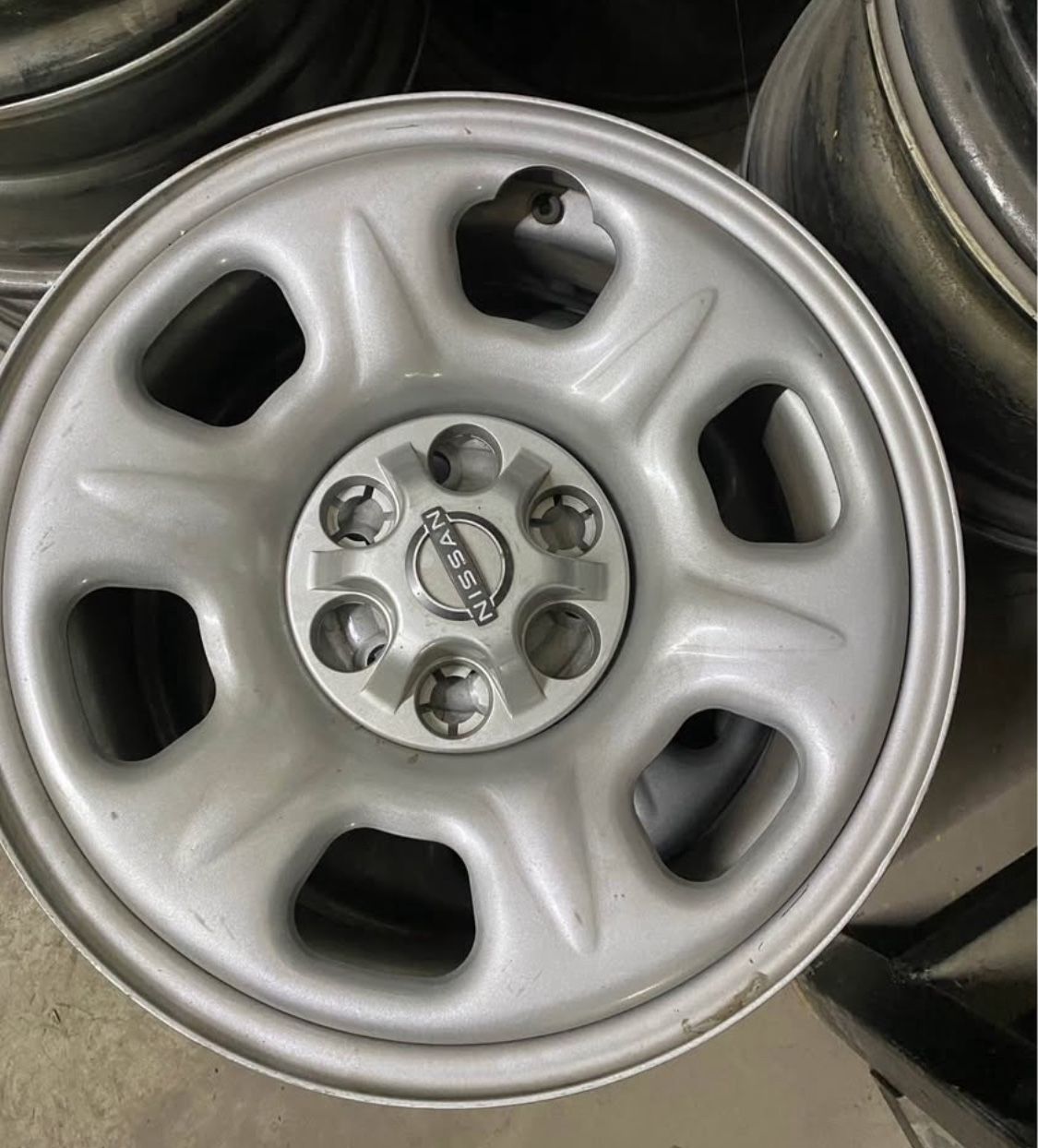 Nissan  Rims