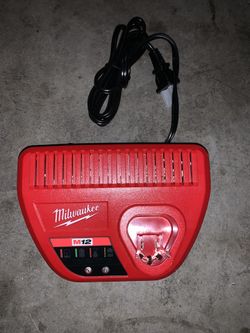 Milwaukee M12 Charger
