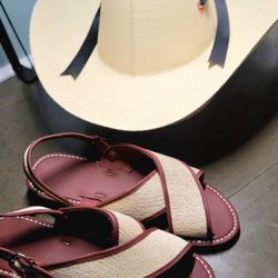 Sombrero Calentano Y Guaraches De Palma Fina.