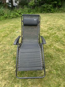 Premium TravelChair Lounge Lizard Zero-Gravity Chair – Black
