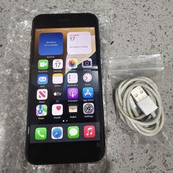 Apple iPhone SE 3rd Gen 64GB UNLOCKED-Black

