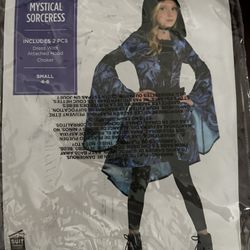 Halloween Costumes 