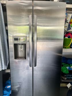 He side by side refrigerator