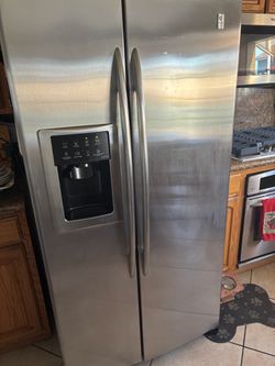 GE Refrigerator