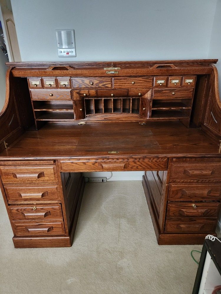 60" Rolltop Desk w Removable Hutch