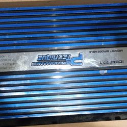 Kicker 12 iNCH 2100 Watt Subs And 2 Amps 