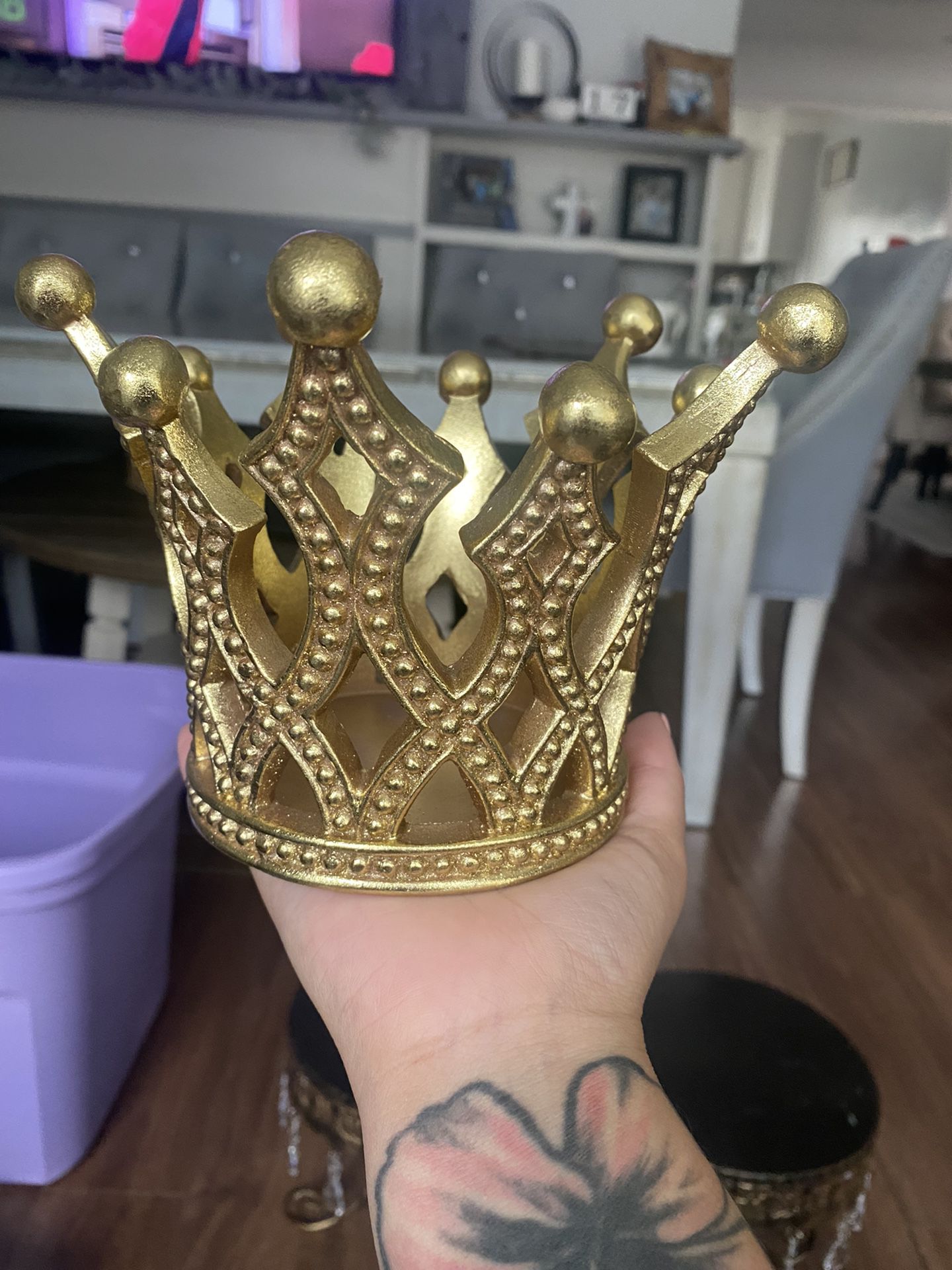 Gold Crown Decor 