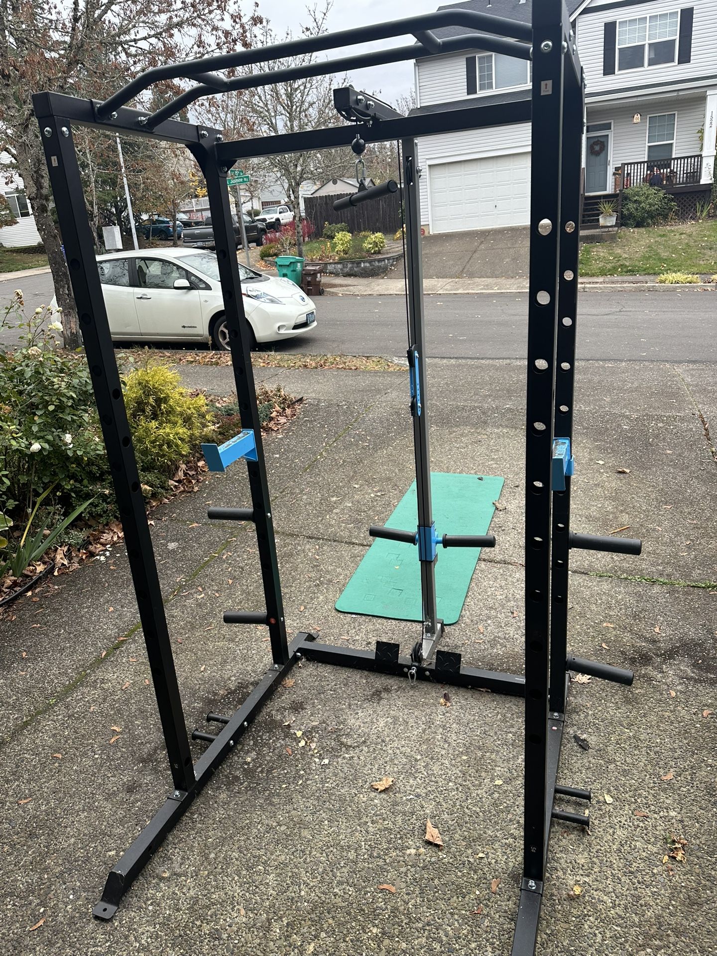 Power rack with accessories