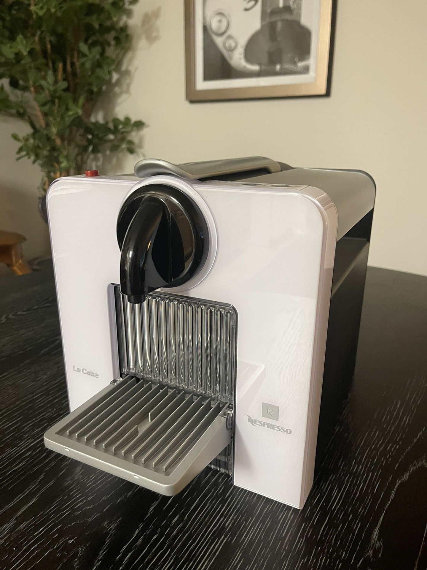 Nespresso Le Cube Espresso Machine with Descaler & 30 Pods