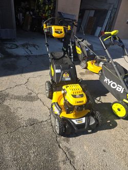 DeWalt RWD Gas-Powered Self-Propelled Lawn Mower