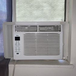 White TCL air Conditioner