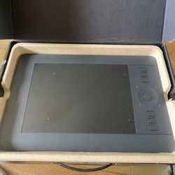 Intuos Pro Drawing Tablet